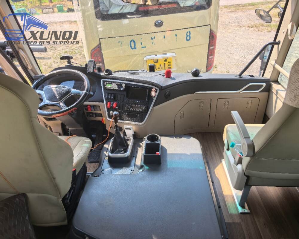 Used Yutong bus ZK6729 27 Seats 2024 Year 7 Seters long China bus weichai 4-cylinder diesel engine