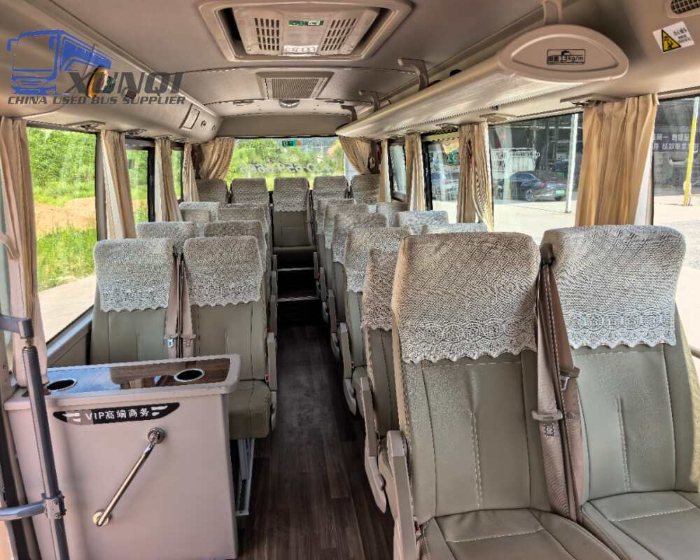 Used Yutong bus ZK6729 27 Seats 2024 Year 7 Seters long China bus weichai 4-cylinder diesel engine