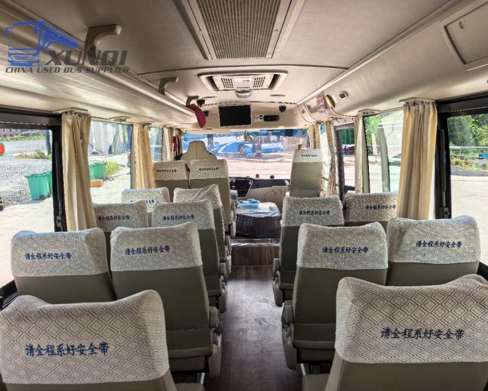 Used Yutong bus ZK6729 27 Seats 2024 Year 7 Seters long China bus weichai 4-cylinder diesel engine