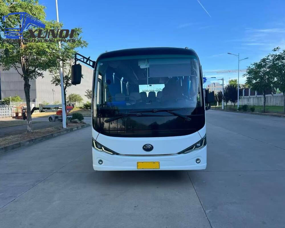 Used Yutong bus ZK6750 30 Seats 2021 Year 7 Seters long China bus yuchai 4-cylinder diesel engine