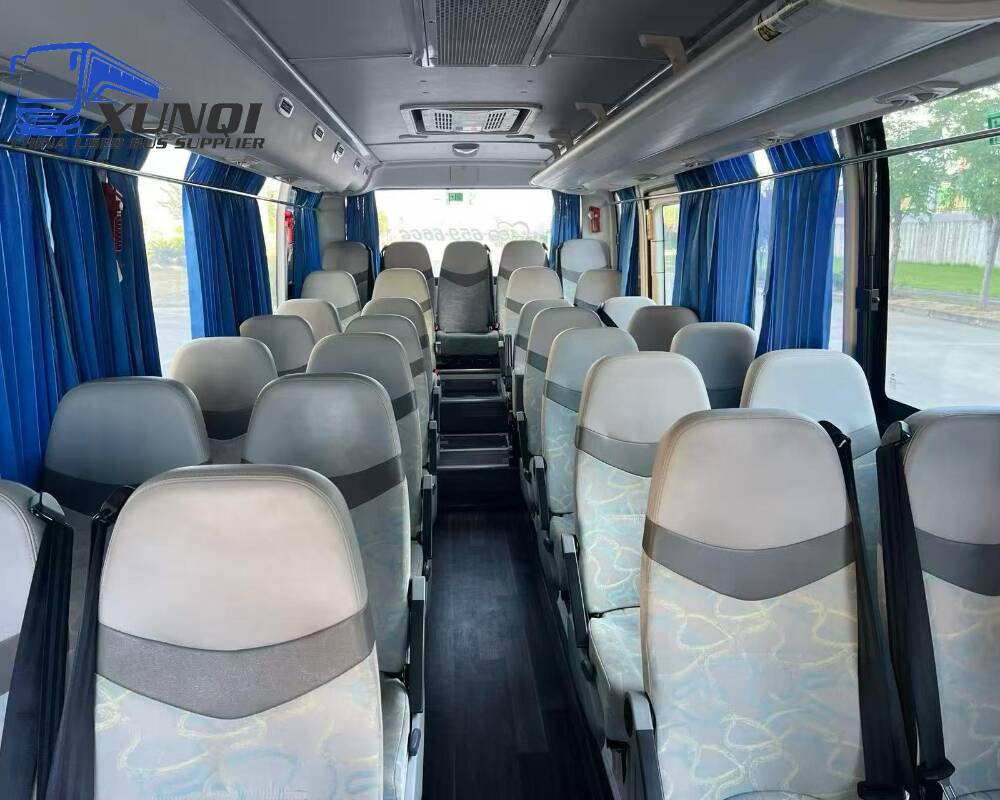 Used Yutong bus ZK6750 30 Seats 2021 Year 7 Seters long China bus yuchai 4-cylinder diesel engine