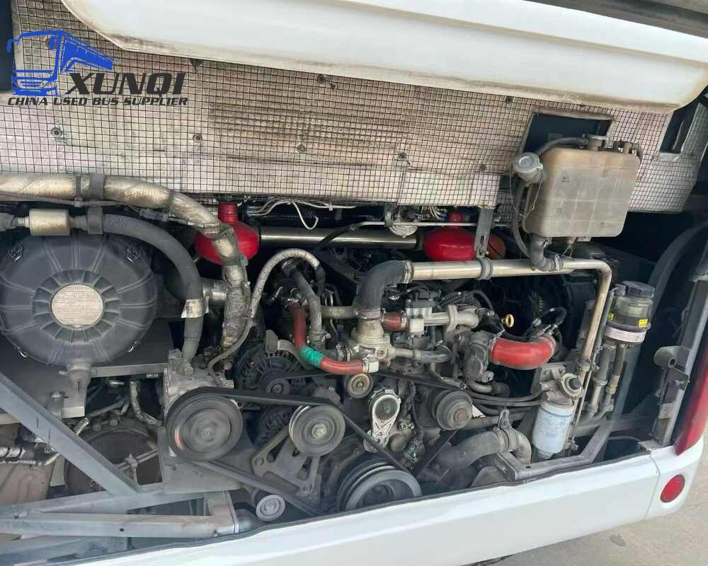 Used Yutong bus ZK6750 30 Seats 2021 Year 7 Seters long China bus yuchai 4-cylinder diesel engine