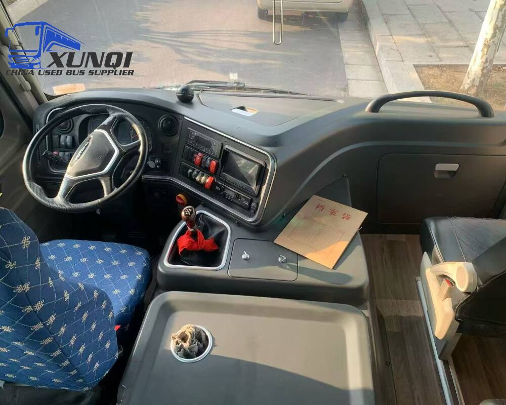 Used Yutong bus ZK6772 31 Seats 2022 Year 7 Seters long China bus yuchai 4-cylinder diesel engine