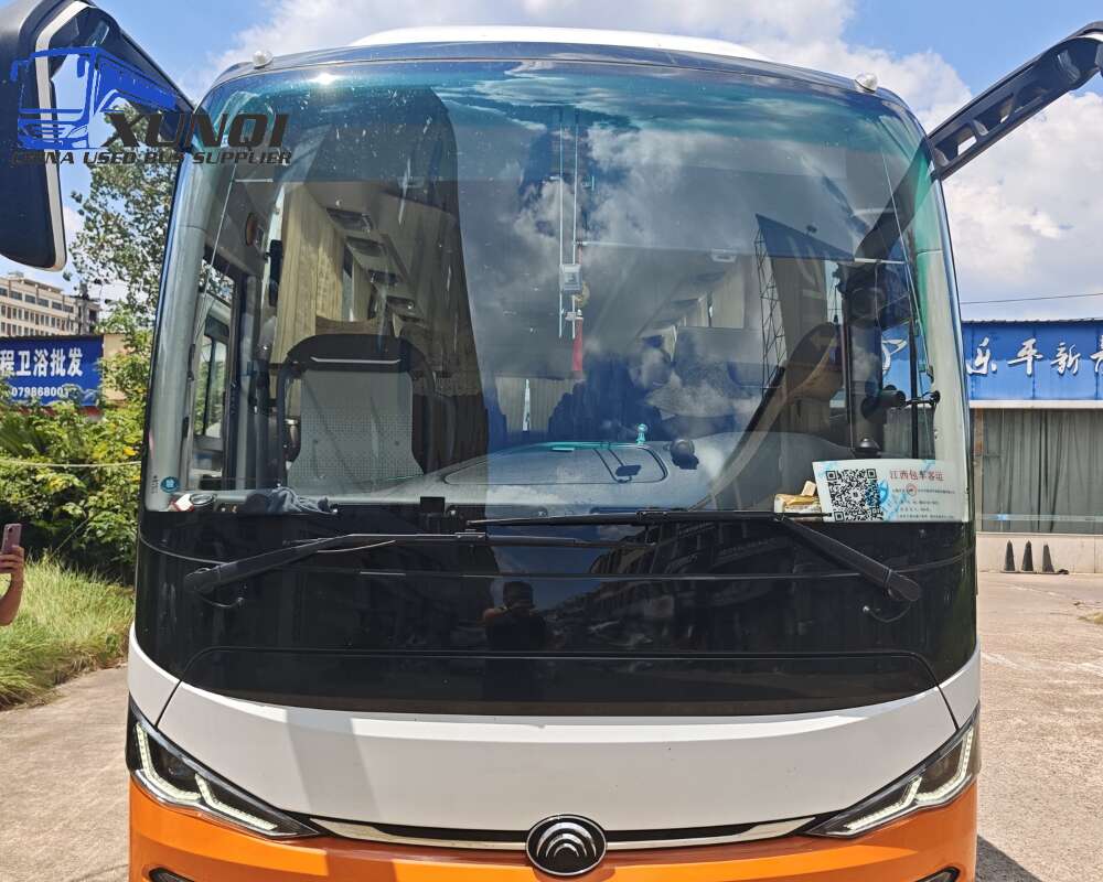 Used Yutong bus ZK6907 39 Seats 2024 Year 9 meters long China bus yuchai 6-cylinder diesel engine
