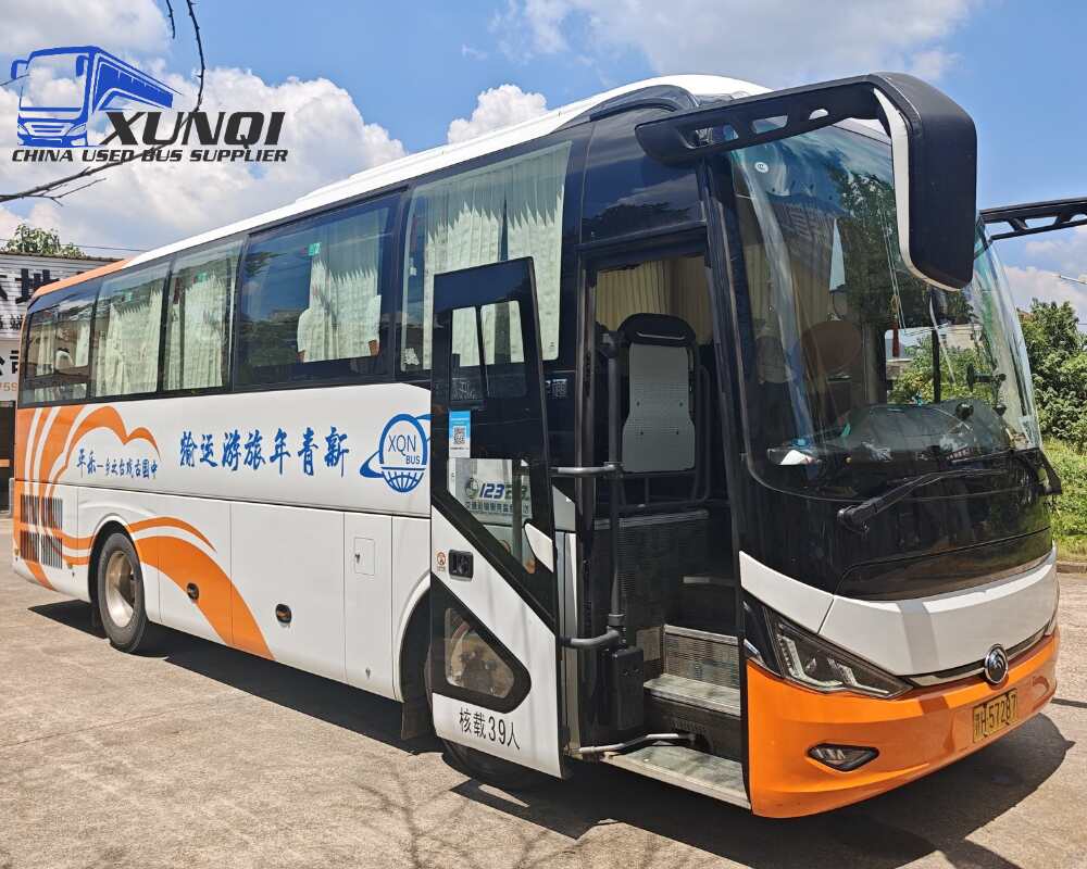 Used Yutong bus ZK6907 39 Seats 2024 Year 9 meters long China bus yuchai 6-cylinder diesel engine