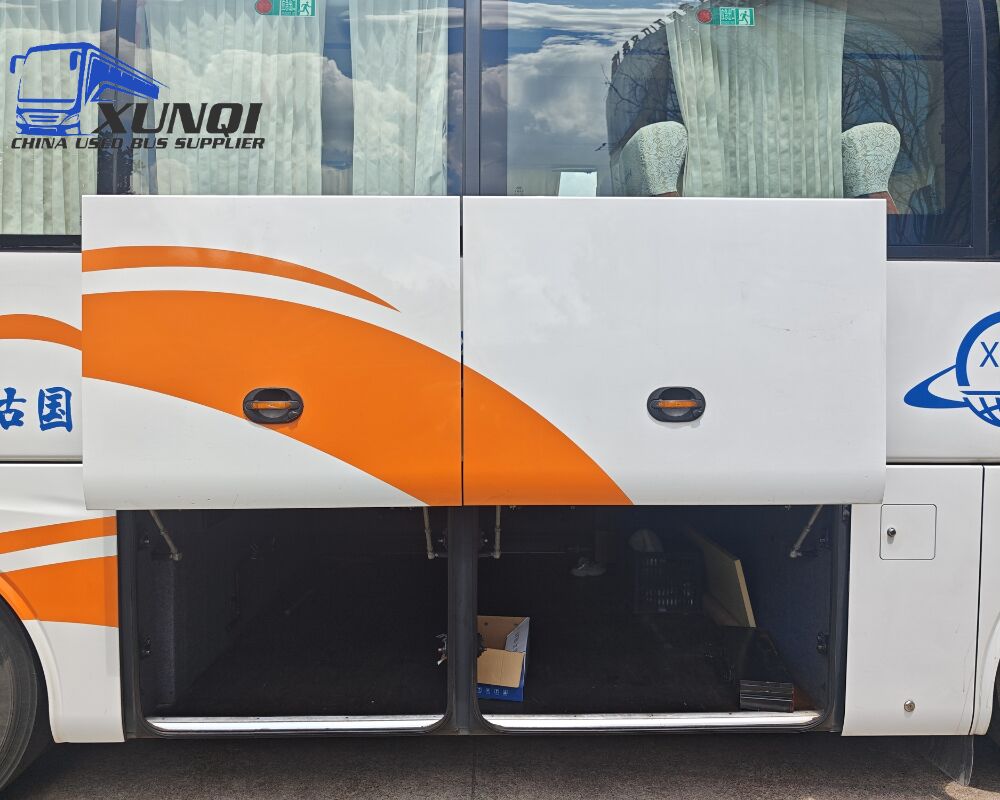 Used Yutong bus ZK6907 39 Seats 2024 Year 9 meters long China bus yuchai 6-cylinder diesel engine