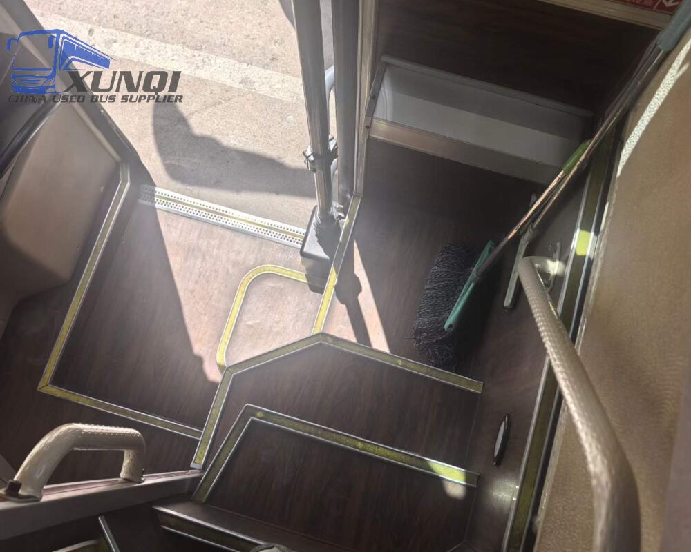Used Yutong bus zk6118 54 Seats 2017 Year 11 meters long China bus weichai 6-cylinder diesel engine