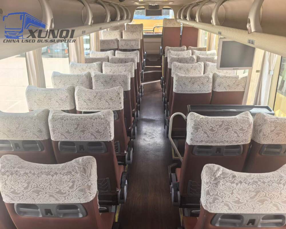 Used Yutong bus zk6118 54 Seats 2017 Year 11 meters long China bus weichai 6-cylinder diesel engine