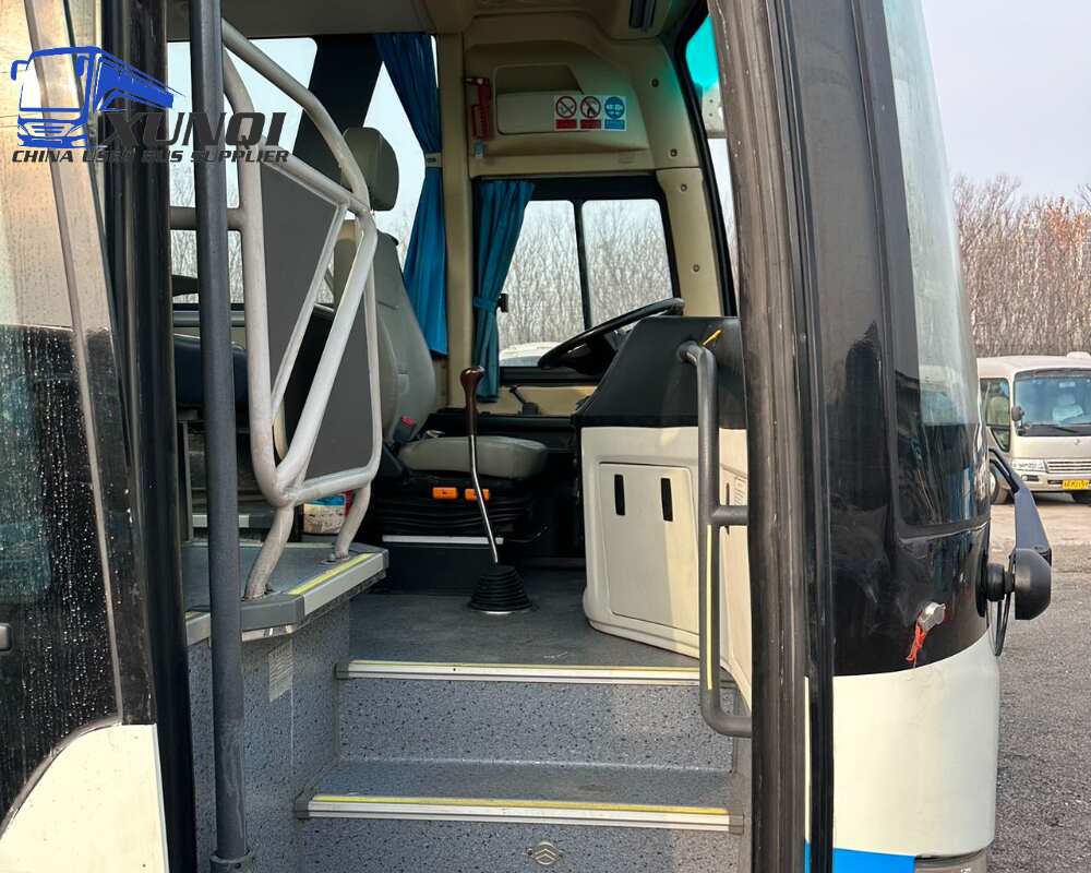 Used Golden Dragon bus XML6122 56 Seats 2021 year 12 meters long China bus yuchai 6-cylinder diesel engine
