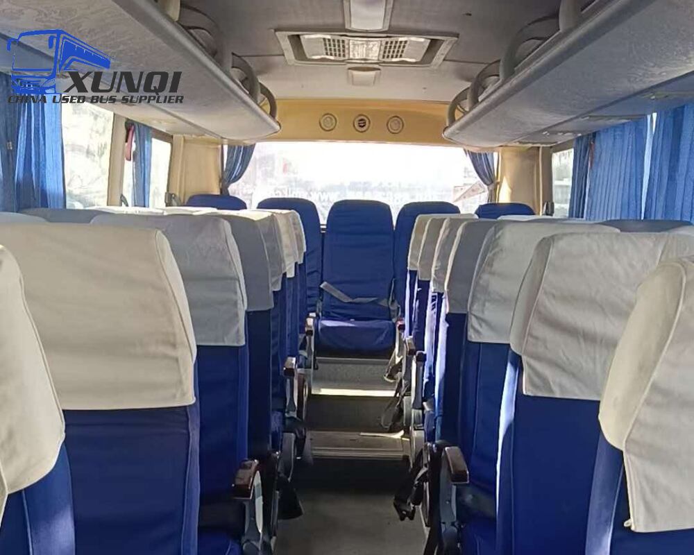 Used Golden Dragon bus XML6807 35 Seats 2014 year 8 meters long China bus yuchai 4-cylinder diesel engine