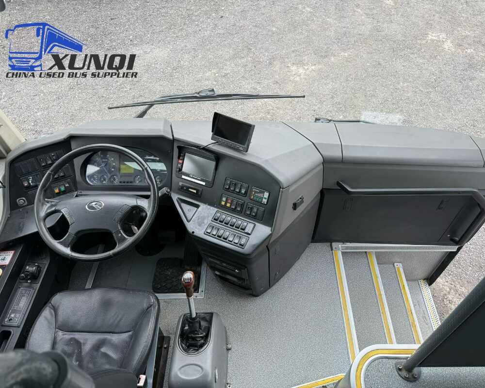 Used Kinglong bus XMQ6129 54 Seats 2018 Year 12 Seters long China bus yuchai 6-cylinder diesel engine