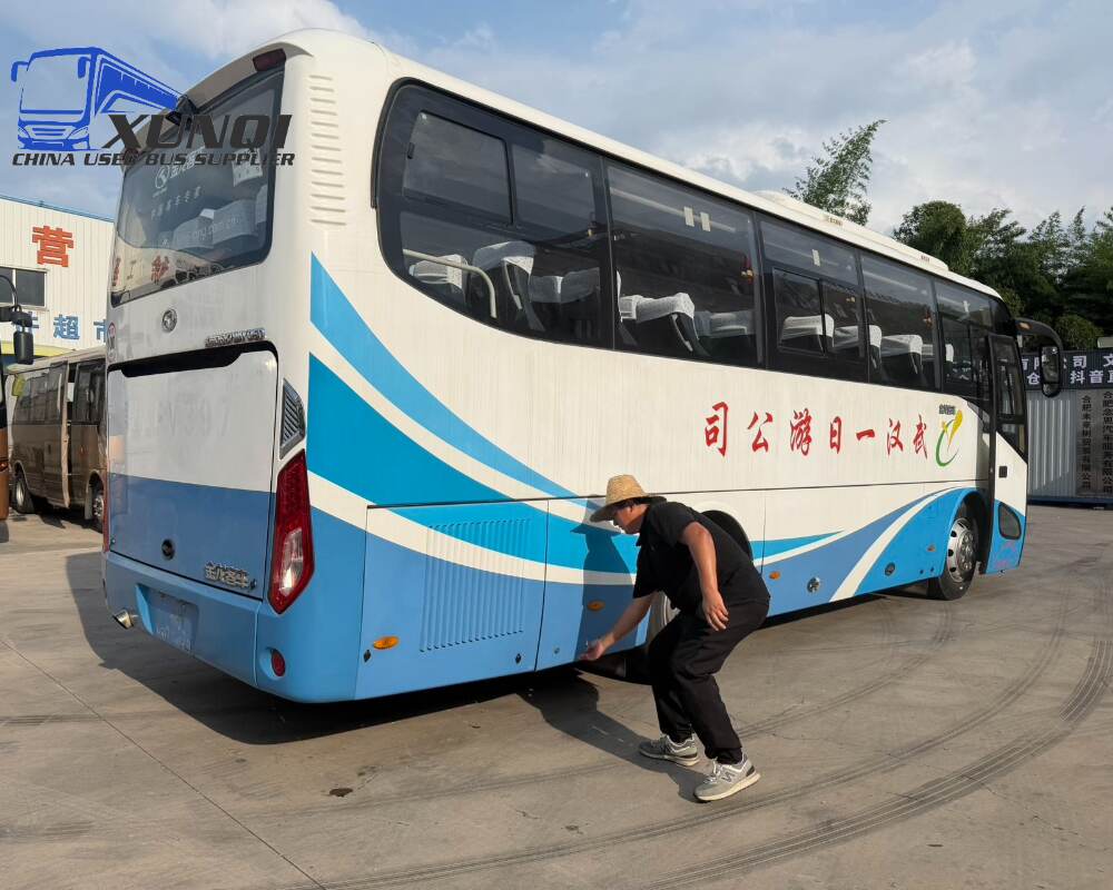 Used Kinglong bus XMQ6879 38 Seats 2017 Year 8 meters long China bus yuchai 6-cylinder diesel engine