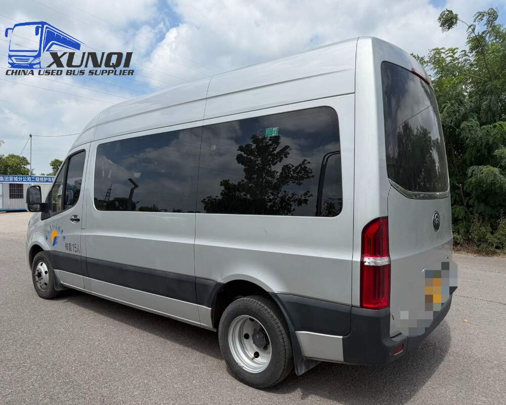 Used Yutong bus ZK6600 15 Seats 2024 Year 6 Seters long China bus Dongfeng turbocharged 4-cylinder engine