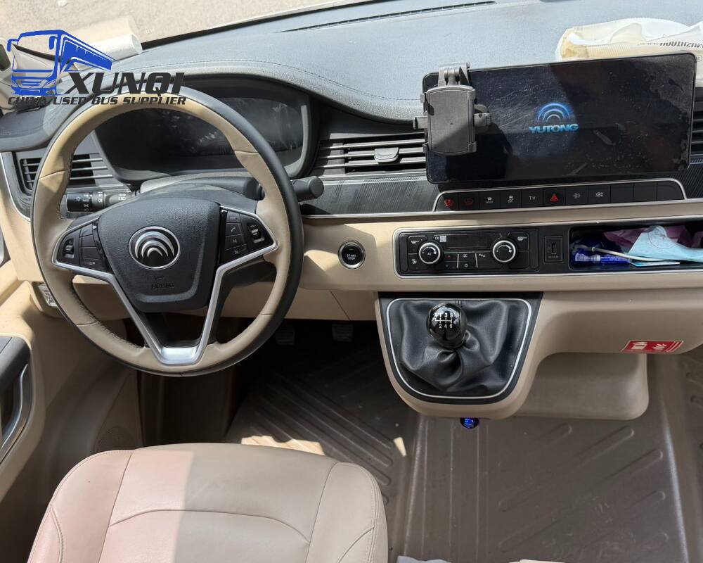 Used Yutong bus ZK6600 15 Seats 2024 Year 6 Seters long China bus Dongfeng turbocharged 4-cylinder engine