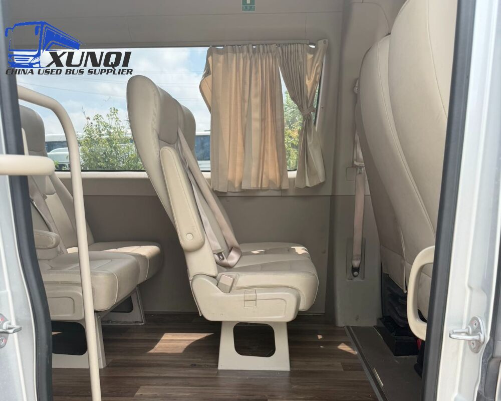 Used Yutong bus ZK6600 15 Seats 2024 Year 6 Seters long China bus Dongfeng turbocharged 4-cylinder engine