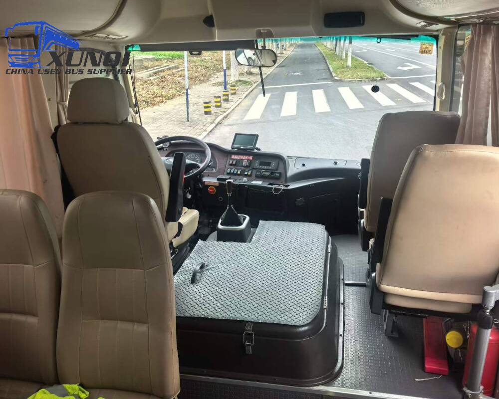 Used Yutong bus ZK6609 17 Seats 2016 year 6 meters long China bus yuchai 4-cylinder diesel engine