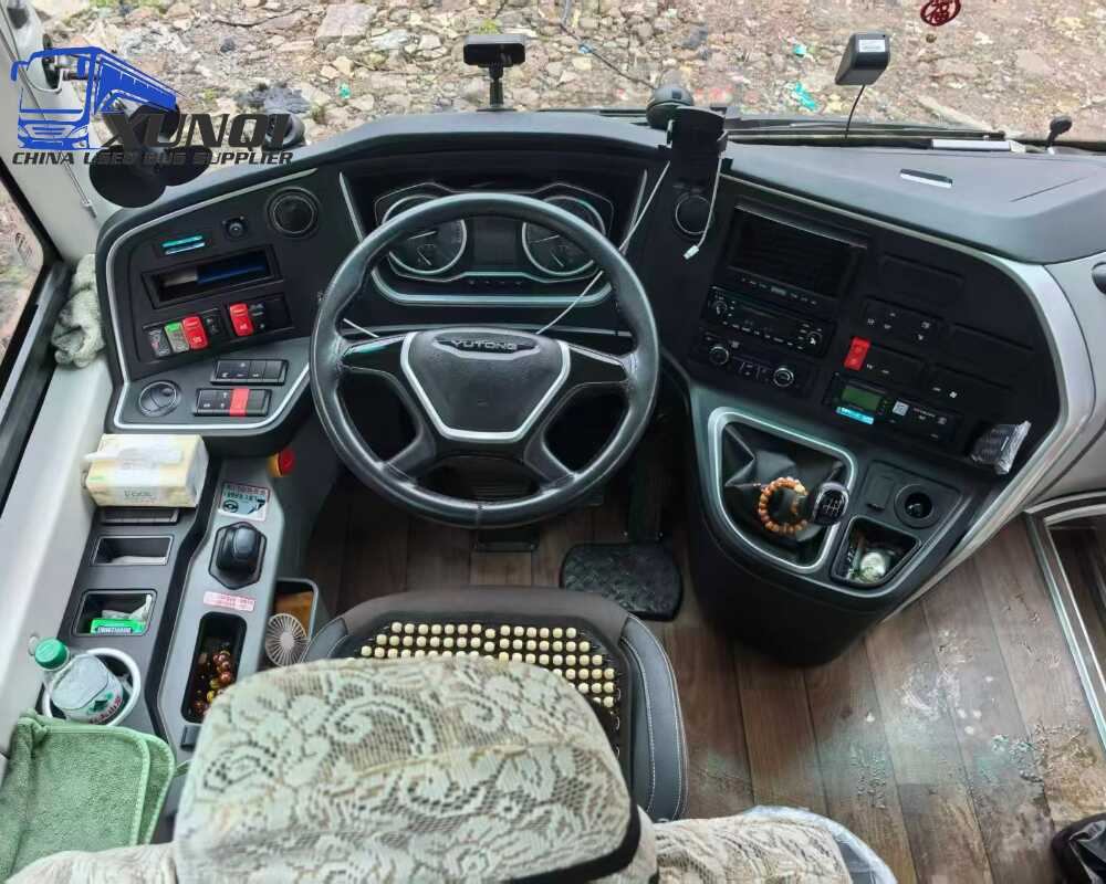 Used Yutong bus ZK6907 27 Seats 2024 Year 9 Seters long China bus yuchai 6-cylinder diesel engine